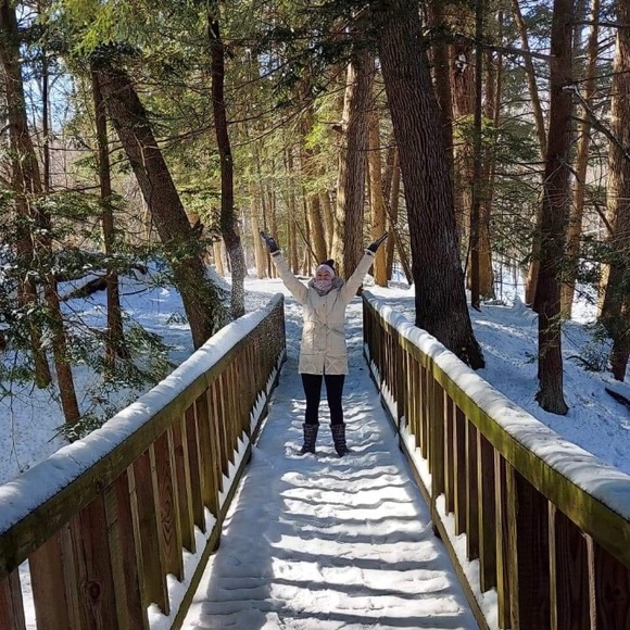 Meet your Posher, Brooke - Picture 5 of 7